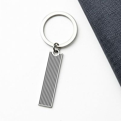 ভালো দাম Customizable Designer Keychain with Zinc Alloy Material OEM/ODM অনলাইন